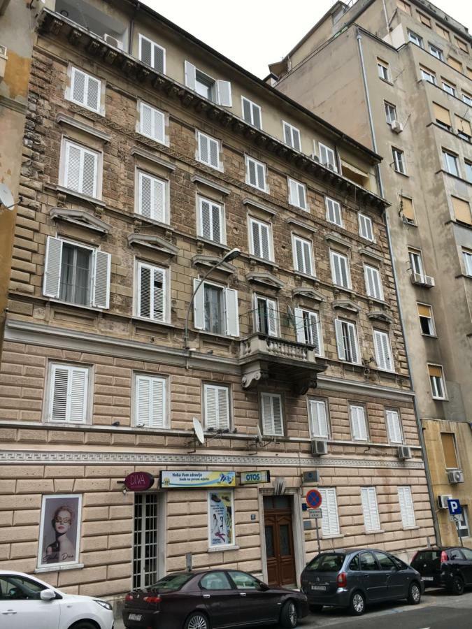 Flumen Lägenhet Rijeka Exteriör bild